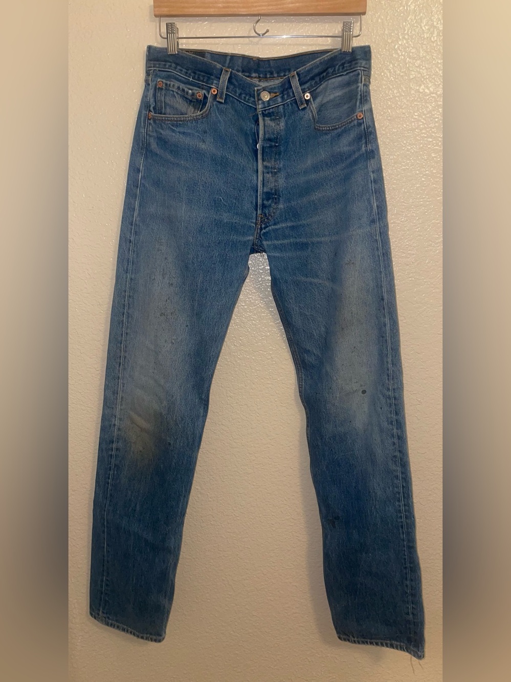 Levi's 501 Men's Straight Jeans in Medium Blue